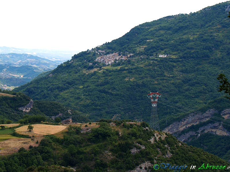 10-P7022081+.jpg - 10-P7022081+.jpg - Panorama da Fano Adriano. Al centro della foto si nota la suggestiva frazione di Cerqueto.